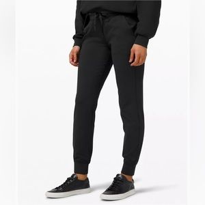 Ready to rulu Lululemon jogger EUC